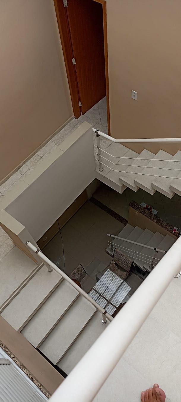 Imóvel Sofisticado com 3 Suítes, Churrasqueira e Fino Acabamento