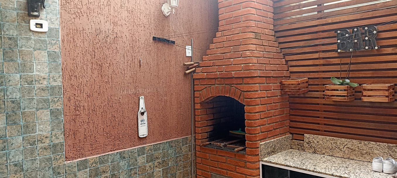Imóvel Sofisticado com 3 Suítes, Churrasqueira e Fino Acabamento
