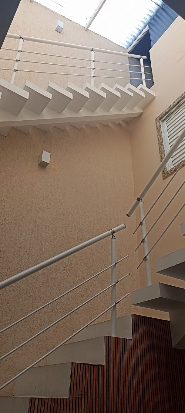 Imóvel Sofisticado com 3 Suítes, Churrasqueira e Fino Acabamento